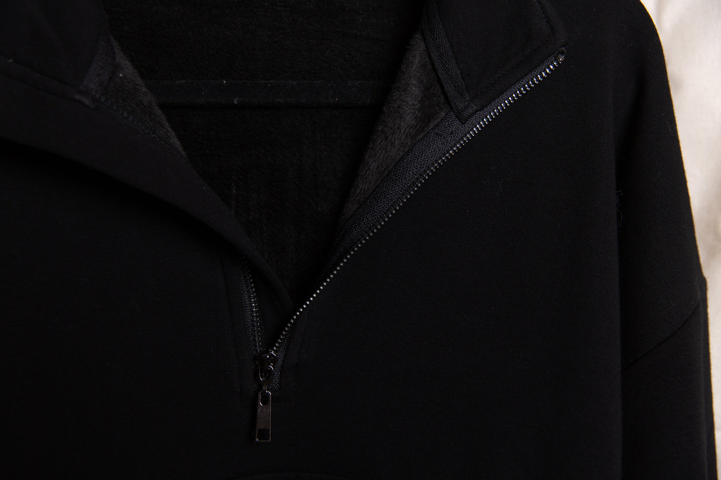 winter half zip - back in black