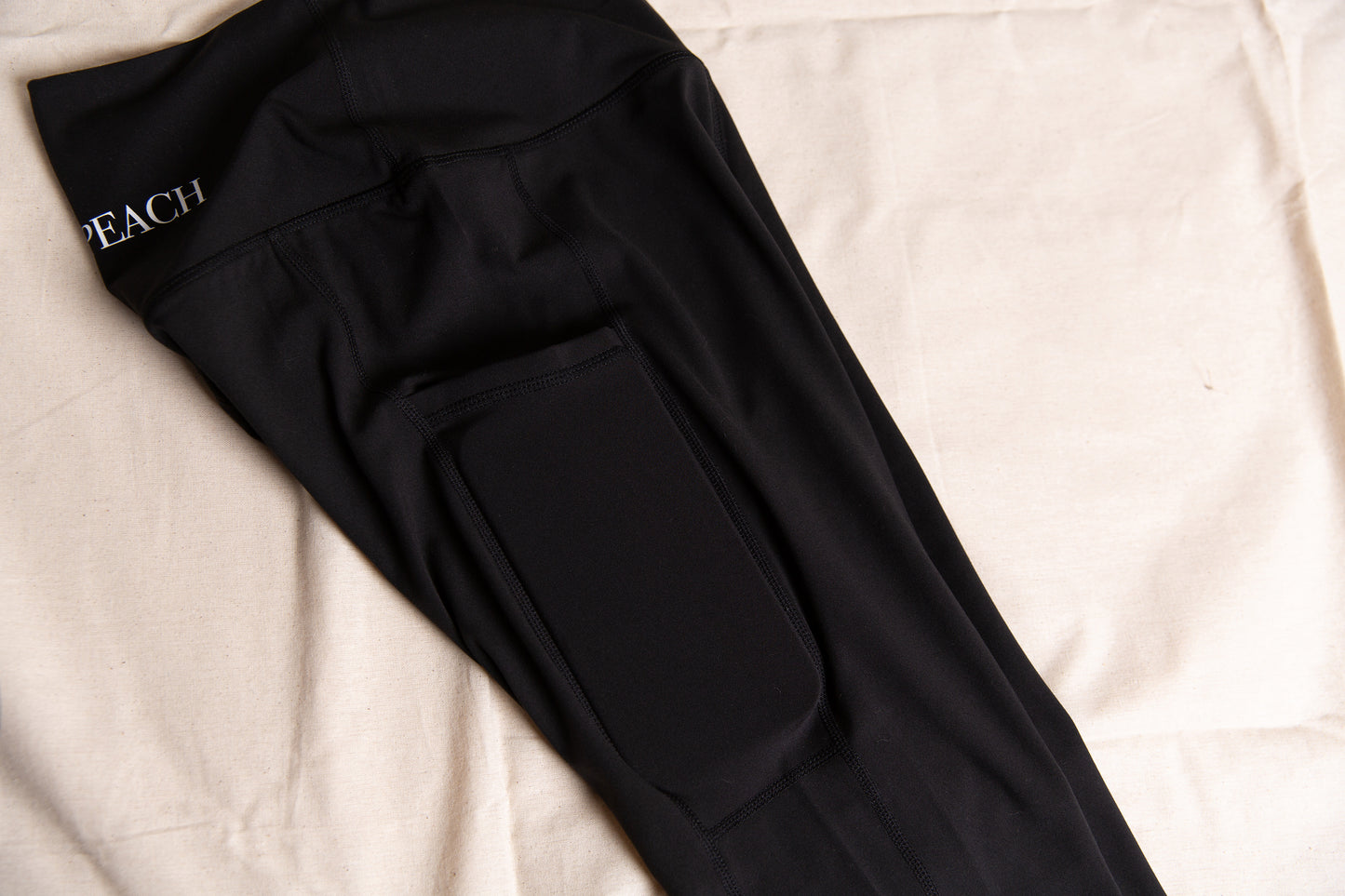 pocket leggings - back in black